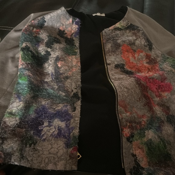 Weston Jacket with a zipper upfront. Lace in front. - Picture 4 of 8